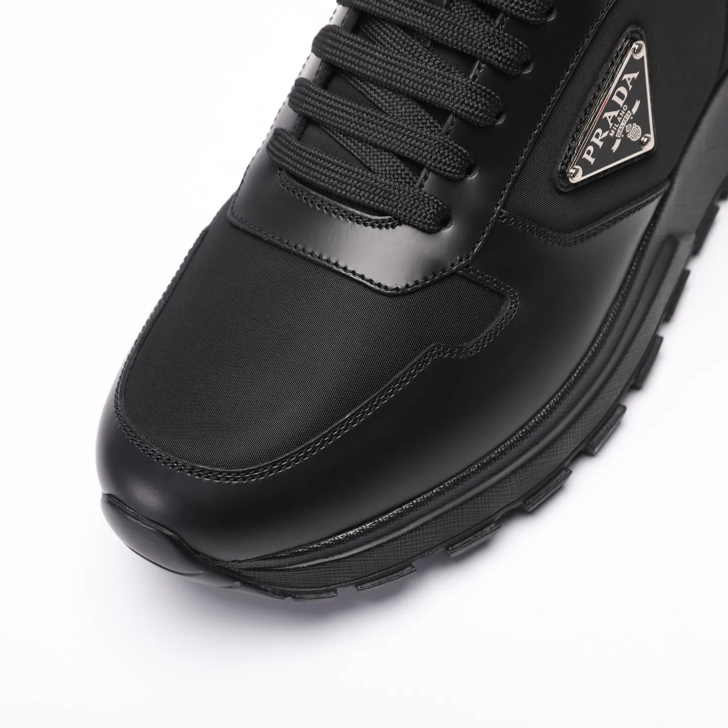 Batch 580 [PRADA] Men's shoes are popular in the counter, official website synchronization, high-quality shipments. Fabric: original cowhide with snakeskin. Lining: cowhide feet + cowhide lining. Outsole: original TPU + foam. Size: 38-46